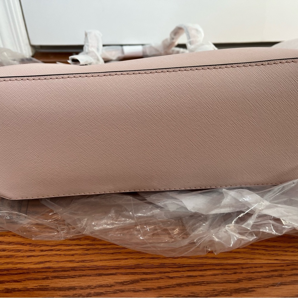 Authentic Michael Kors Tote - Picture 6 of 9